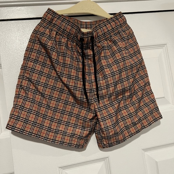 COPY - Burberry swim shorts - Picture 2 of 4